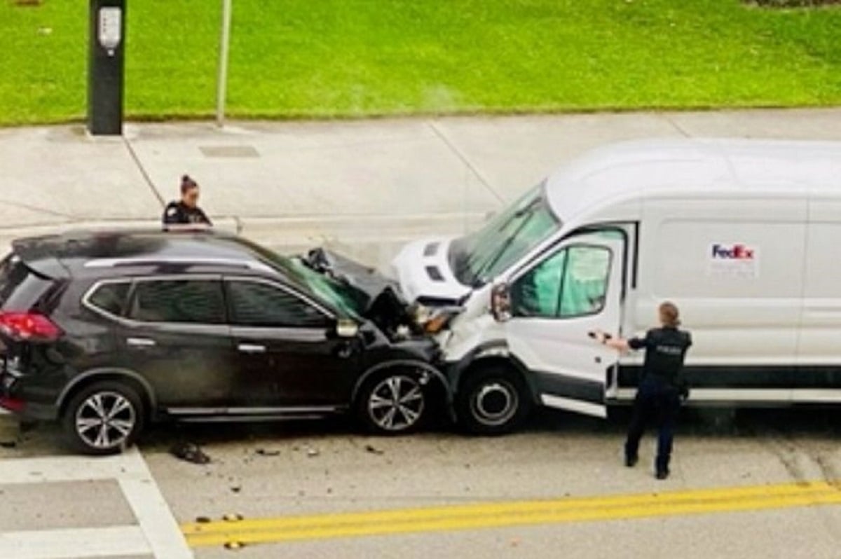 Homem bate o carro enquanto recebia sexo oral e quase fica sem o pênis