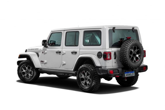 jeep wrangler rubicon 2022 prata traseira estudio