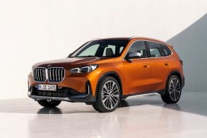 bmw x1 laranja fundo branco