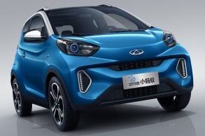 caoa chery eq1 frente azul
