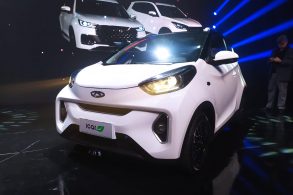 caoa chery icar 2023 frente branco apresentacao