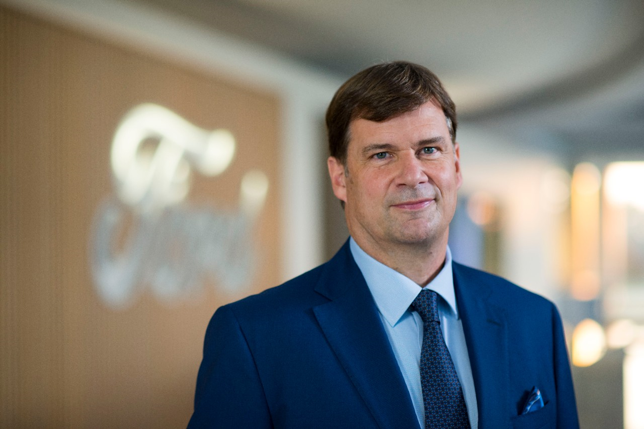 jim farley ceo ford