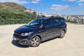 chevrolet spin activ 7 azul tres quartos