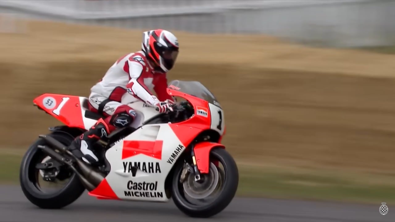 MotoGP: Yamaha volta a correr de vermelho e branco - moto.com.br