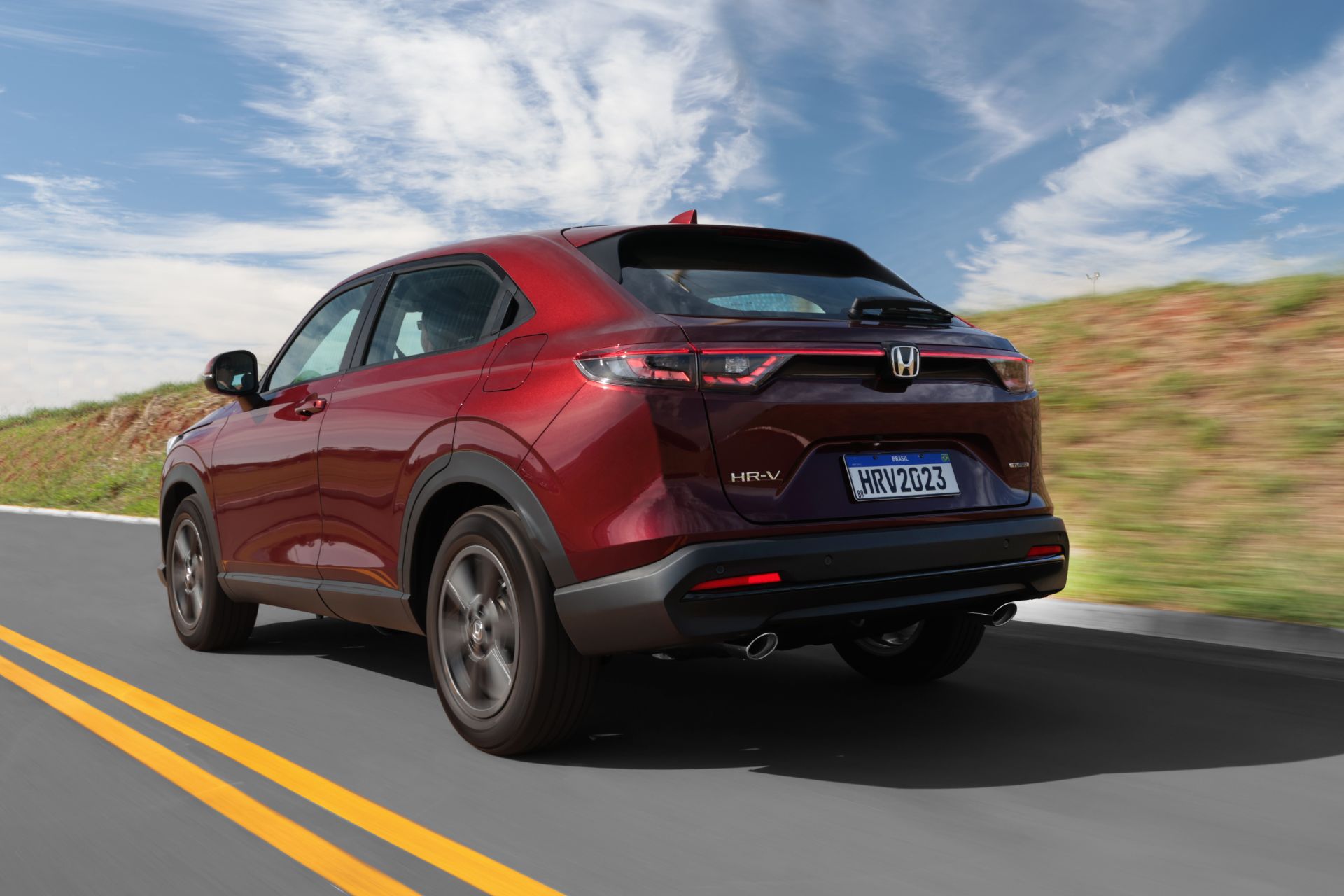 novo_honda_hr-v_advance_na_estrada-2.jpg