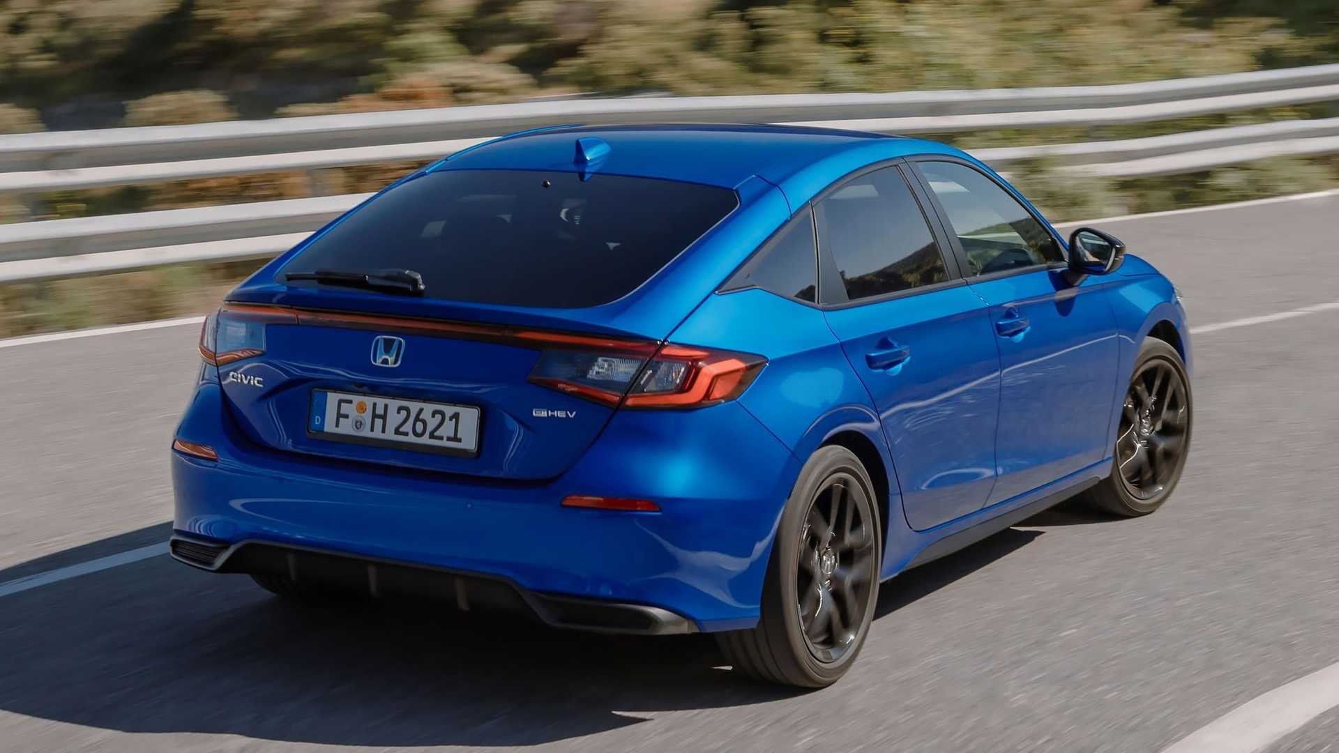 honda-civic-e-hev-2022-traseira-rodovia.jpg