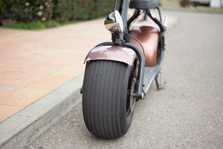 Moto elétrica que não precisa de habilitação