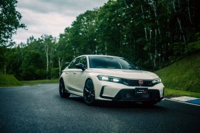 honda civic type r branco frente parado em pista
