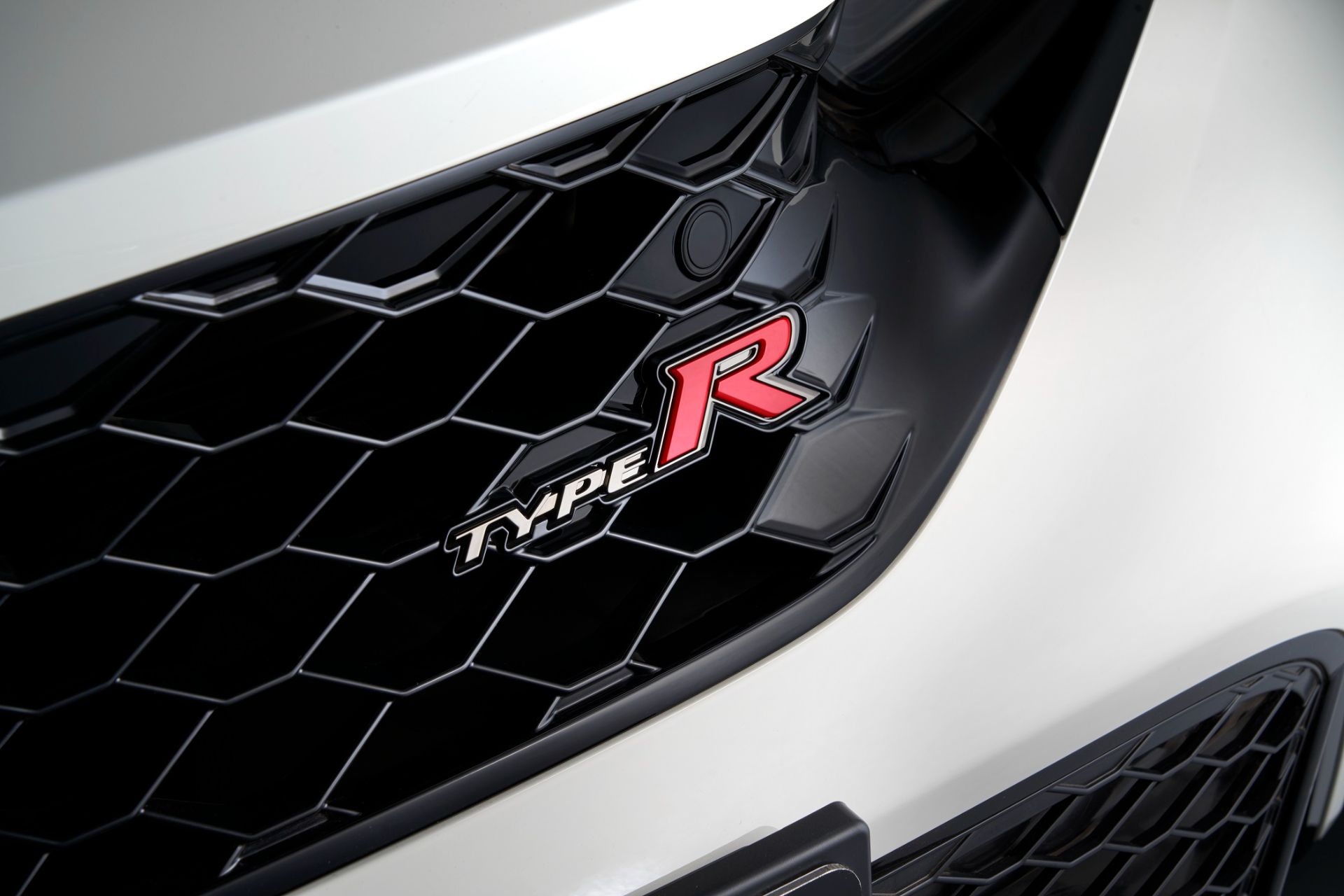 honda civic type r detalhe emblema na grade