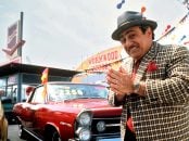 personage de danny devito em matild vendedor de carro usado deshonesto