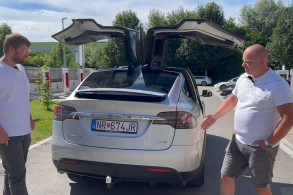 tesla model x carro eletrico 300 mil km rodados