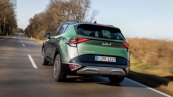 kia sportage mhev 2022 verde em movimento rodovia 2