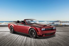 dodge challenger convertible 2023 vinho frente