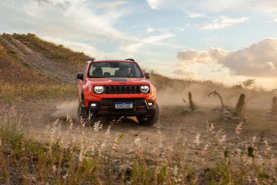 jeep renegade trailhawk 2023 off road