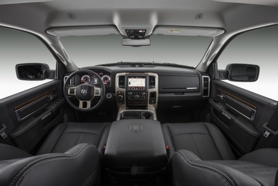 ram classic 2023 interior 001