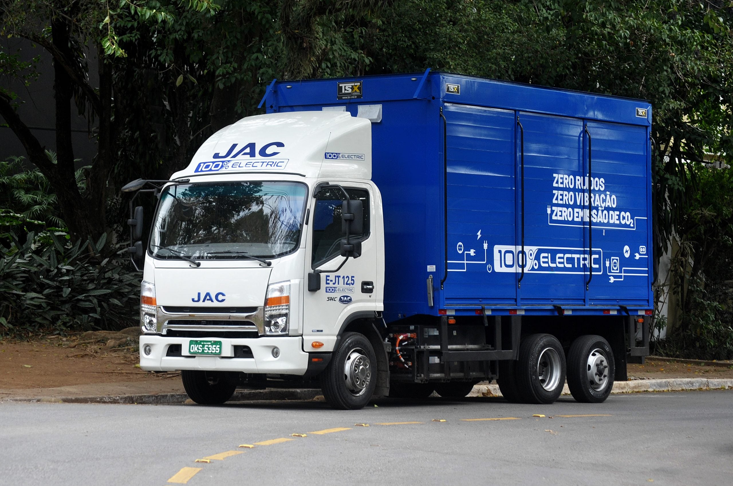 E-JT 12,5: JAC anuncia caminhão médio elétrico por R$ 699 mil