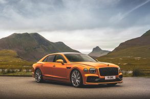 bentley flying spur speed 2023 frente laranja