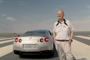 idoso 75 anos nissan gt r 350km h