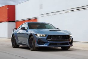 ford mustang gt 2024 cinza movimento frente