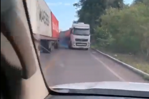 motorista filmando acidente com caminhao vindo em sua direcao