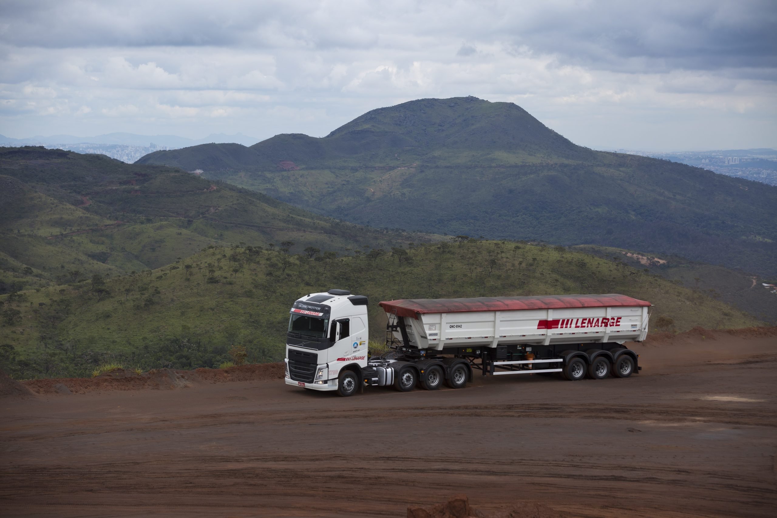 volvo fh 8x2