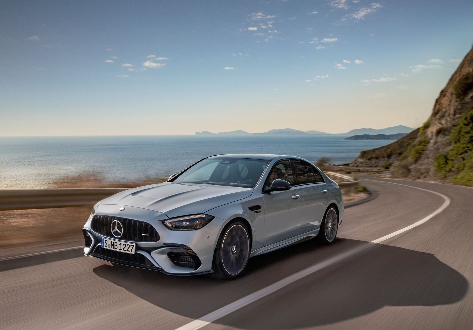 mercedes benz c63 s amg e performance 2023 prata frente movimento