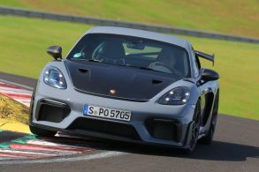 porsche 718 cayman gt4 rs 2023 cinza frente movimento 2