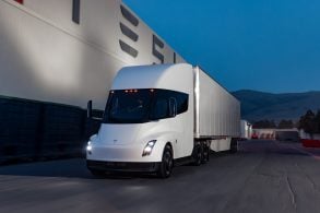 tesla semi caminhão autônomo elétrico