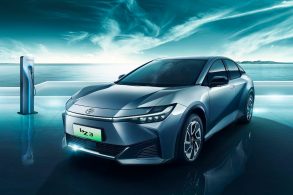 toyota bz3 2024 perfil frente cinza