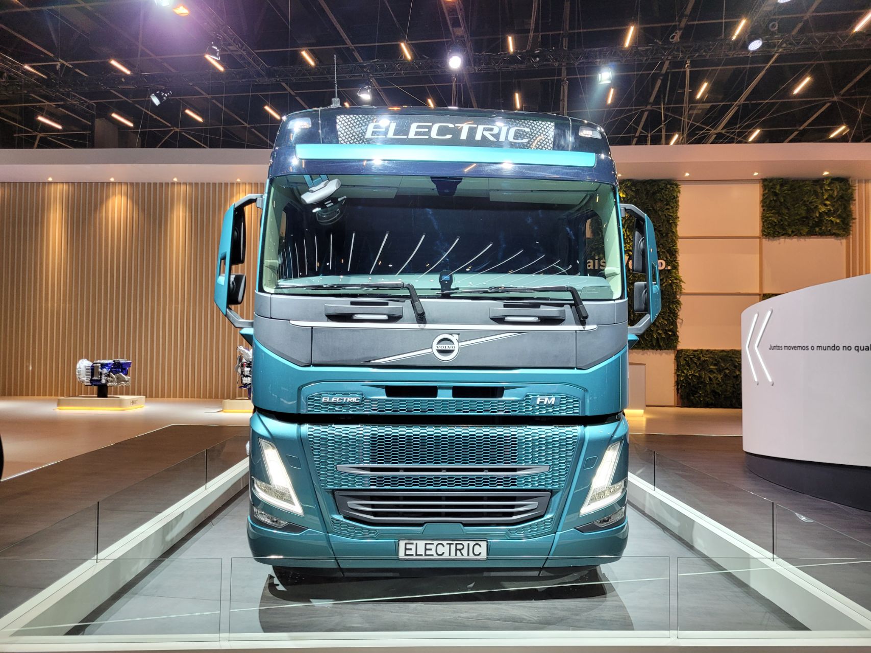 volvo fm electric frente