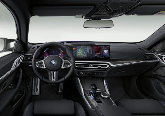 p90424034 highres bmw i4 interieur 6 2