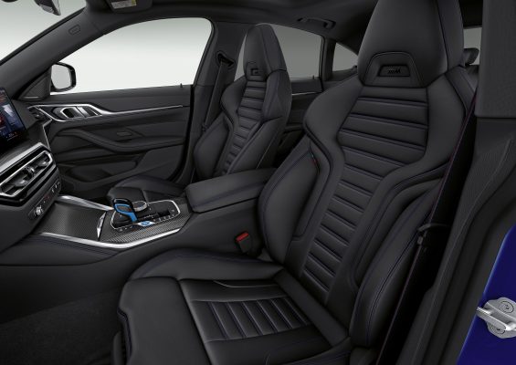 p90424035 highres bmw i4 interieur 6 2 1