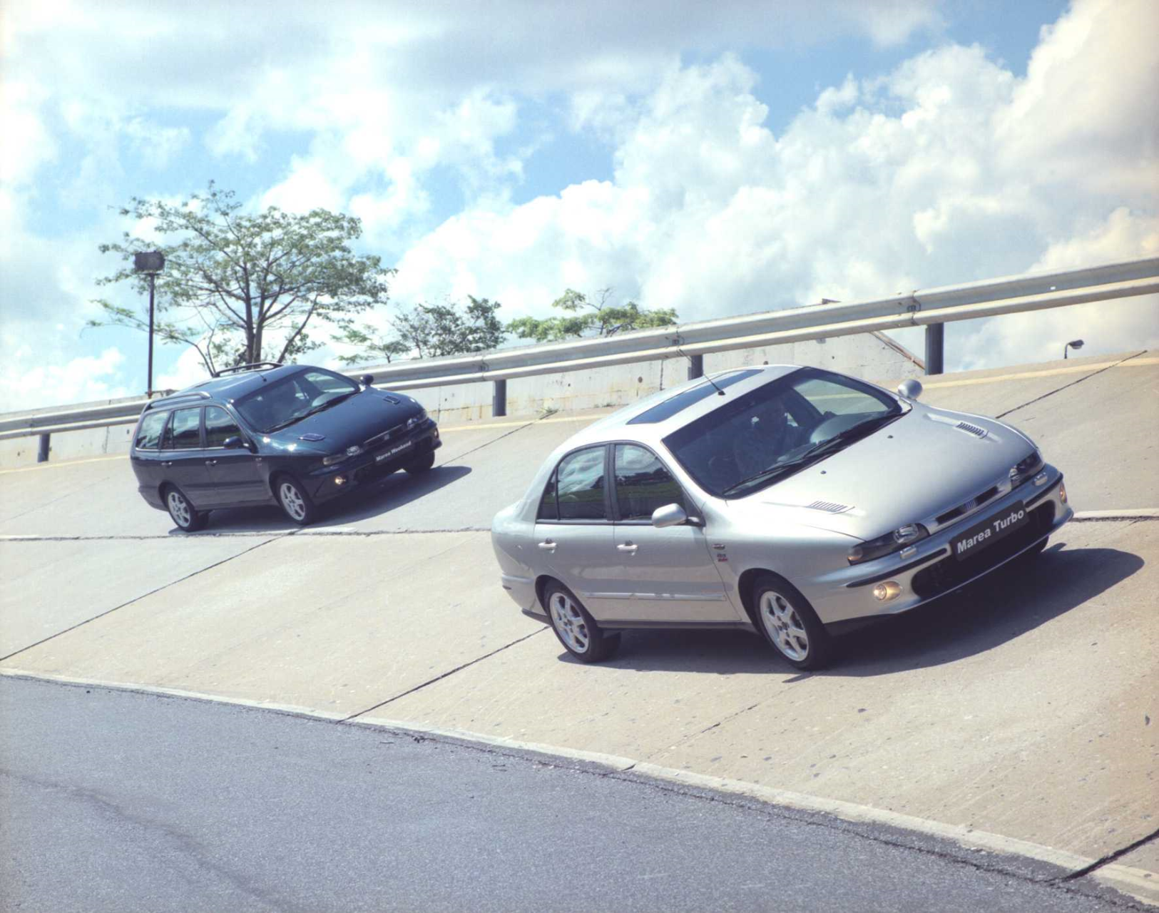 fiat tempra turbo seda e weekend frente pista incliunada