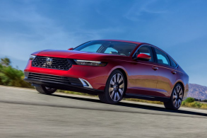 2023 honda accord front three qu