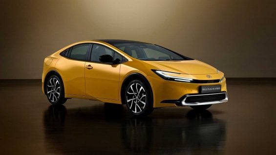 toyota prius 2022 lateral