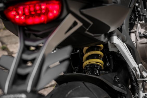 cb 650r 2023 detalhes verm 8 1