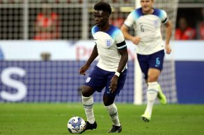 bukayo saka selecao inglesa carros