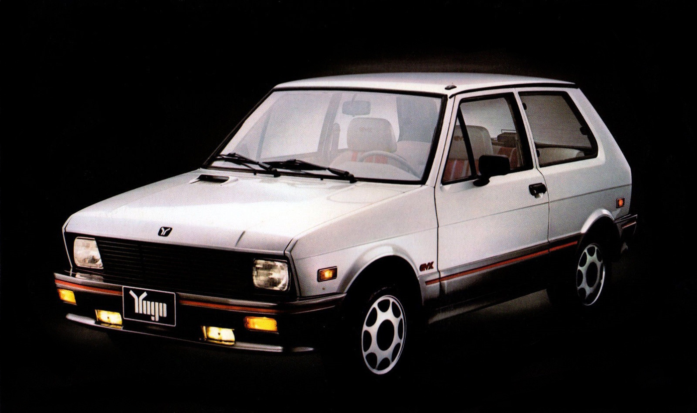 yugo gvx prata frente parado estudio