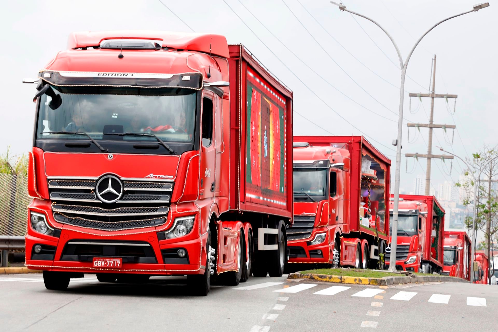 BRINQUEDO. Caminhão COCA COLA em lata. Origem USA. Altu