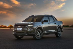 chevrolet nova montana premier 2023 marrom frente parada