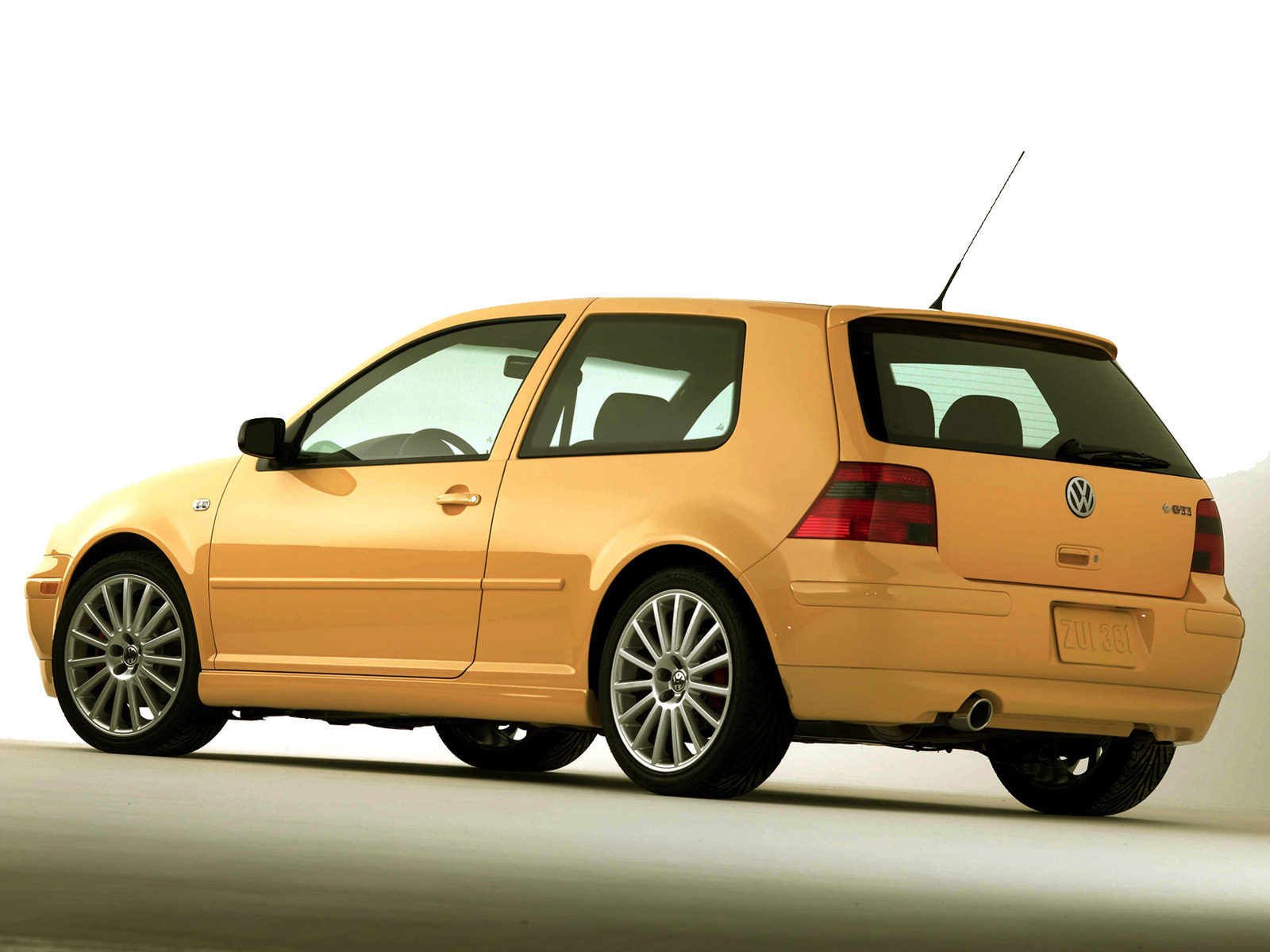 volkswagen gti 20th anniversary amarelo traseira parado