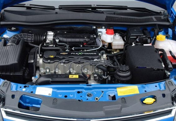 Lavar o motor do carro: o que pode (ou não) fazer
