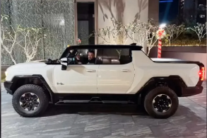 felipe titto gmc hummer ev