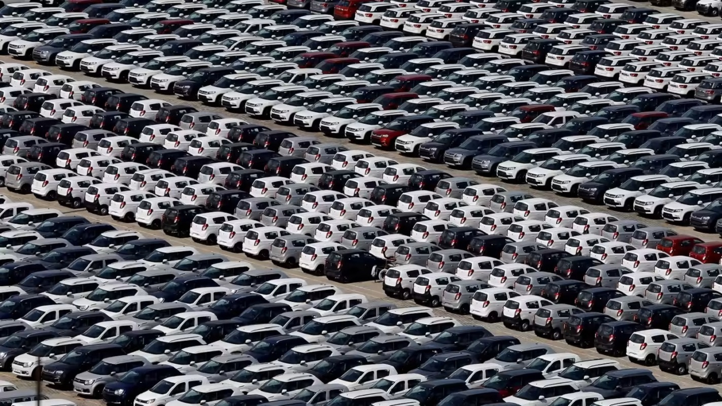 carros estacionados patio india mercado automotivo