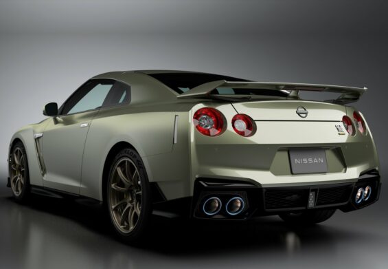 nissan gt r 2024 cinza traseiro