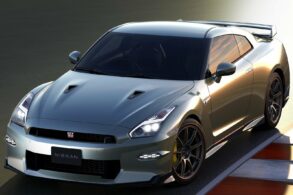 nissan gt r 2024 cinza frente