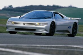 peugeot oxia concept prata frente parado pista