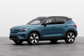 volvo xc40 2023 recall problemas freio