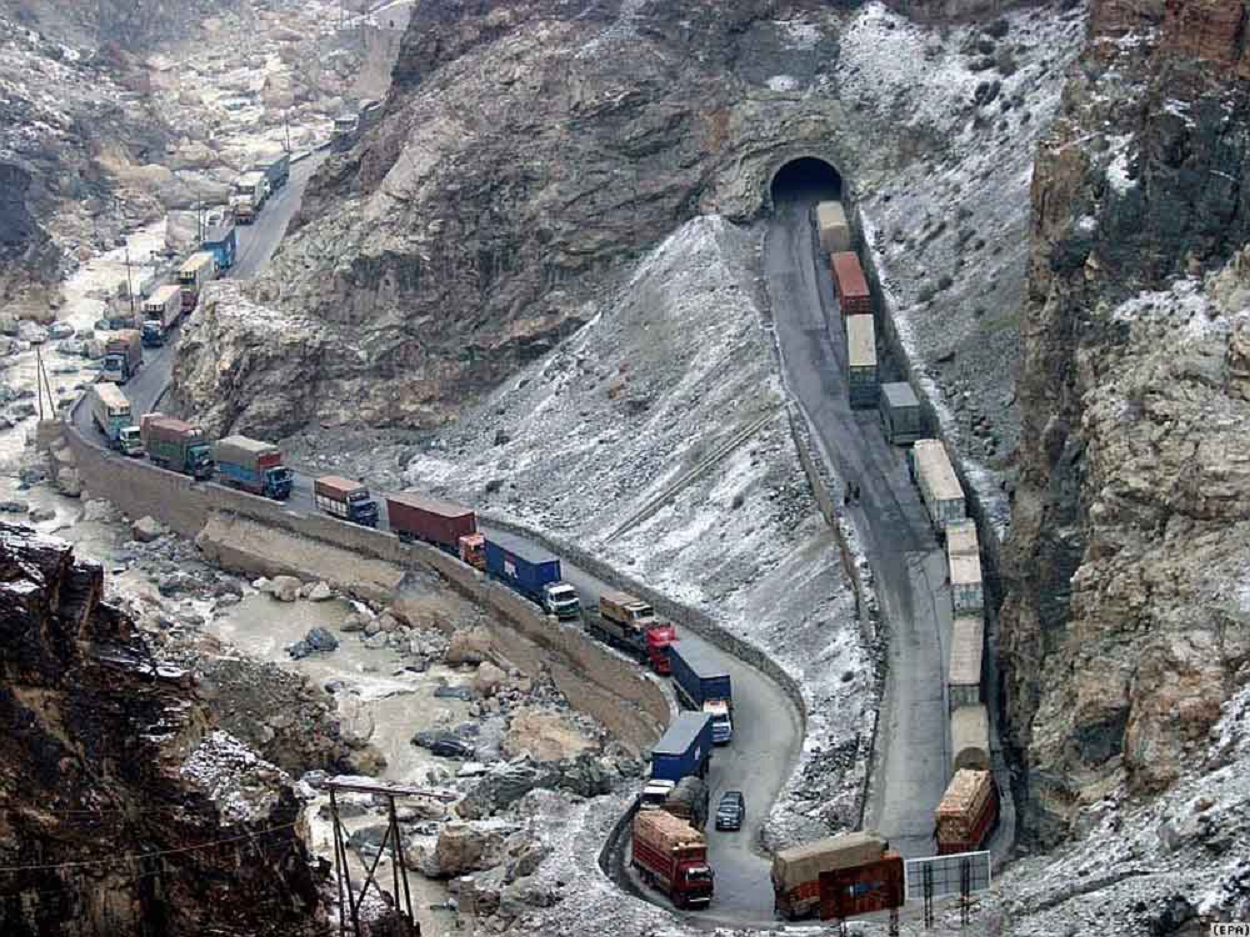 estrada kabul jalalabad afeganis