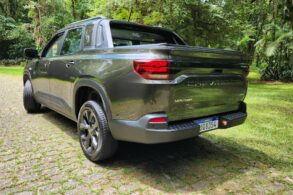 chevrolet montana premier 2023 verde traseira